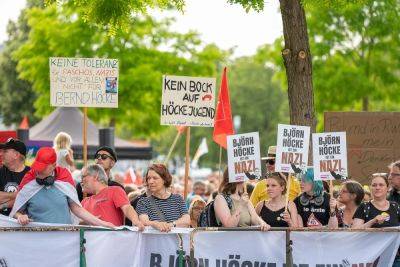 Сотни демонстрантов протестуют против мероприятия AfD - aussiedlerbote.de - Германия