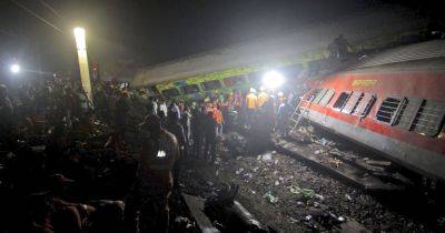 Одна из самых массовых трагедий в Индии: В аварии на железной дороге погибли по меньшей мере 288 человек - dsnews.ua - Украина - Франция - Индия - штат Одиша