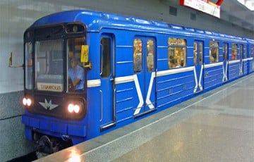 В минском метро на полчаса остановили поезда - charter97.org - Белоруссия