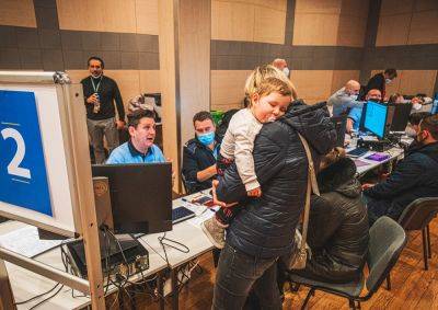 Полиция Праги расследует растрату дотаций на интеграцию украинских беженцев - vinegret.cz - Украина - Чехия - Прага