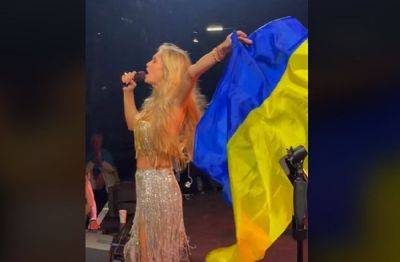 Вера Брежнева - Брежнева вышла на сцену с флагом, украинцы возмущены: "Это низко..." - politeka.net - Россия - Украина - Польша