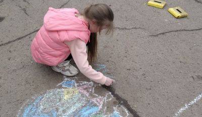 Оккупанты в Лисичанске устроили детям очередной "праздник" - фото - vchaspik.ua - Украина - Лисичанск