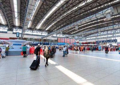 Пражский аэропорт предупредил пассажиров о высокой загрузке 6-8 июня - vinegret.cz - Чехия - Прага