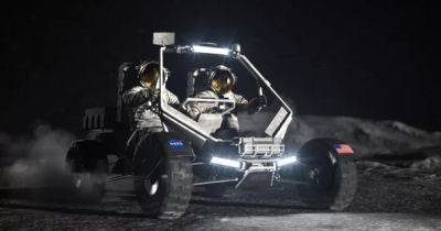 На Луне астронавты будут колесить на "марсоходе": NASA показало автомобиль для лунной миссии (фото) - focus.ua - Украина