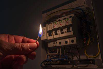 Гендиректор электрической компании гордится, что не отключил свет в религиозных городах - news.israelinfo.co.il