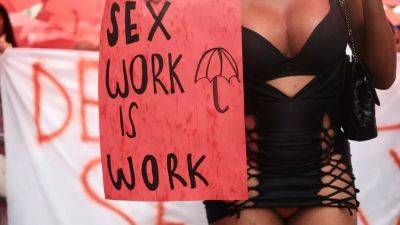 "Мы — часть общества": итальянские секс-работники борются за права - ru.euronews.com - Италия