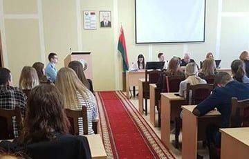 Александр Лукашенко - Барановичскую студентку за оскорбление Лукашенко судили прямо в вузе - charter97.org - Белоруссия - Брестская обл.