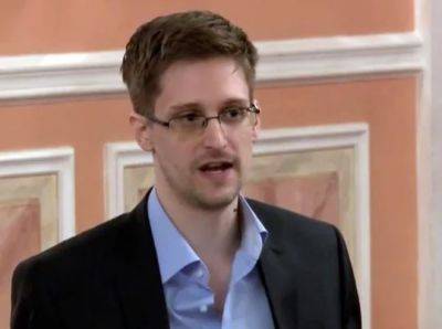 Эдвард Сноуден - Сноуден заявил, что изначально не собирался оставаться в России - obzor.lt - Россия - Китай - США - Washington