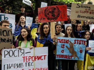 Владимир Зеленский - Под офисом ООН в Киеве прошла акция протеста из-за отсутствия реакции на подрыв Каховской ГЭС. Фото, видео - gordonua.com - Россия - Украина - Киев - Протесты