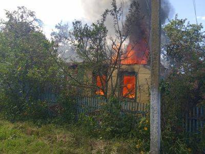 Оккупанты второй раз за день обстреляли Одноробовку: в селе горят дома (фото) - objectiv.tv - Россия - Харьковская обл.