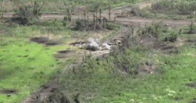 Осталась лишь груда металла: дроны ВСУ лишили россиян танка за $3 млн (видео) - focus.ua - Россия - Украина