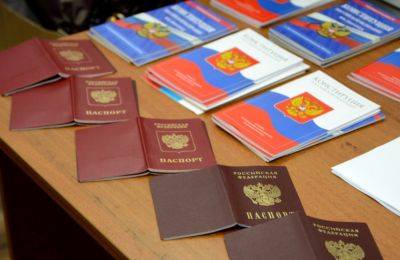 Теперь сидеть будут "по-царски": Оккупанты похвастались, что выдали паспорта РФ более 430 осужденным на Луганщине - vchaspik.ua - Россия - Украина - ЛНР - Луганск