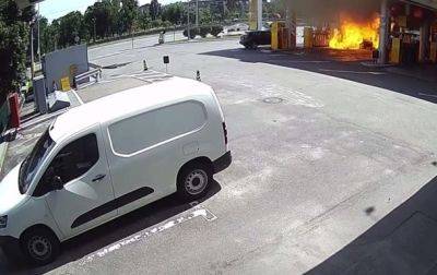 ДТП в Киеве на АЗС: несовершеннолетний пассажир скончался в больнице - korrespondent.net - Украина - Киев