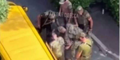 В Одессе военные жестко запаковали мужчину: в военкомате объяснили ситуацию - nv.ua - Украина - Одесса - Одесская обл.