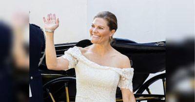королева Сильвия - Фантастично: кронпринцесса Швеции надела платье с открытыми плечами от H&M на свой день рождения - fakty.ua - Украина - Швеция - Виктория