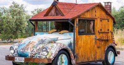 Дача на колесах: Volkswagen Beetle превратили в оригинальный деревянный автодом (фото) - focus.ua - Украина - Швейцария