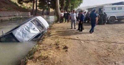 Душанбинские спасатели вытащили машину из реки - dialog.tj - Душанбе - Таджикистан - район Варзобский