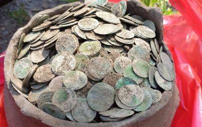 В Румынии нашли тысячи средневековых монет - korrespondent.net - Украина - Румыния - Испания