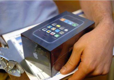 Стив Джобс - iPhone первого поколения выставили на аукционе за рекордные $100 000 - minfin.com.ua - США - Украина - Сан-Франциско
