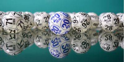 Кому-то повезло. В США продали выигрышный билет в $1 млрд на джекпот в лотерее Powerball - nv.ua - США - Украина - Лос-Анджелес - шт.Флорида - шт. Калифорния - шт.Пенсильвания - штат Род-Айленд