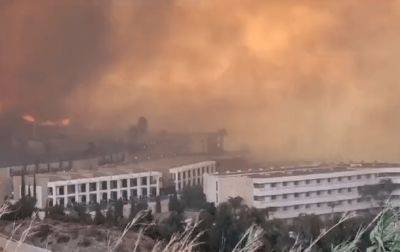 В Греции - лесные пожары: эвакуированы тысячи человек - korrespondent.net - Украина - Казахстан - Канада - Греция