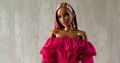 Грета Гервиг - Андре Тан - Все оттенки розового: Андре Тан показал, как бы выглядела кукла Барби в вещах его бренда - focus.ua - Украина - Дания