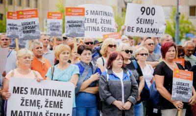 Около 300 протестующих просят Кабмин Литвы уберечь завод удобрений Lifosa от закрытия - obzor.lt - Литва - Вильнюс - Национализация