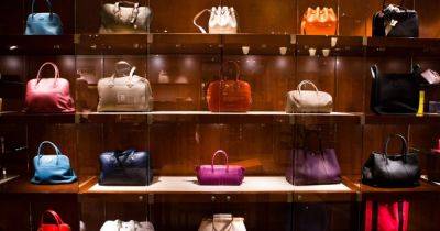 Джейн Биркин - Охота на Birkin. Как купить самую популярную сумку в мире Hermès без листа ожидания - focus.ua - Украина