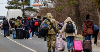 Сколько украинцев из-за войны покинули дома: британская разведка оценила ситуацию с беженцами - dsnews.ua - Россия - Украина - Англия - Германия - Харьковская обл. - Херсонская обл. - Донецкая обл. - Великобритания