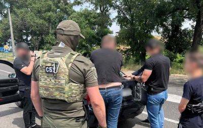 Двое работников Черкасской таможни задержаны на взятке - korrespondent.net - США - Украина