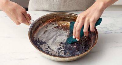 Старый нагар отвалится за 15 минут: в чем проварить сковороду, чтобы была как новая - cxid.info