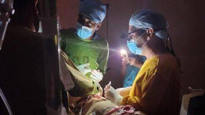 Во время операции отключилось электричество, хирурги светили себе смартфоном - vesty.co.il - Израиль - Эфиопия
