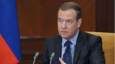 Дмитрий Медведев - России стоит приостановить отношения со странами Балтии, заявил Медведев - obzor.lt - Москва - Россия - Англия - Эстония - Польша - Литва - Финляндия - Латвия - Хельсинки