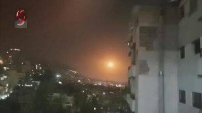 ВВС Израиля нанесли удар по складам иранского оружия в Сирии - vesty.co.il - Сирия - Дамаск - Украина - Израиль - Иран - Ливан - Reuters