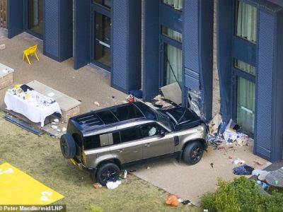 В Лондоне авто врезалось в школу: погибла 8-летняя девочка - unn.com.ua - Украина - Киев - Англия - Лондон - Тель-Авив - Великобритания