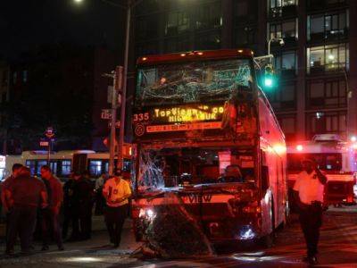 В Нью-Йорке столкнулись два автобуса, десятки пострадавших - unn.com.ua - Украина - Киев - New York - Лондон - Нью-Йорк - Нью-Йорк