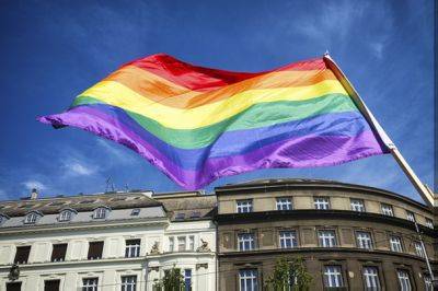 В Ход-ха-Шароне cожгли автомобиль мэрии с флагами ЛГБТ - nashe.orbita.co.il - Израиль