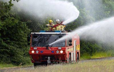 Риши Сунак - Британия передаст Украине 17 пожарных автомобилей - korrespondent.net - Россия - Украина - Англия - Великобритания