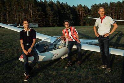 Три литовских пилота начинают перелет на планерах через Европу - obzor.lt - Германия - Франция - Польша - Литва - Вильнюс - Испания - Португалия