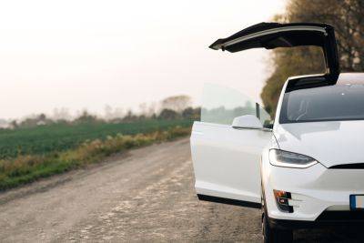 Україна - Американец продал Tesla Model X на запчасти — через несколько месяцев авто внезапно вышло в онлайн уже в Украине - itc.ua - США - Украина - шт.Нью-Джерси
