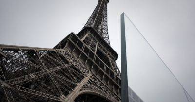 В Париже срочно эвакуировали людей из Эйфелевой башни (видео) - focus.ua - Украина - Франция - Париж - Нигер