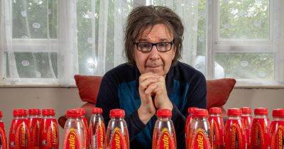 Дэвид Боуи - "Манит сильнее кокаина": 65-летний художник выпивает 8 бутылок энергетика в день (фото) - focus.ua - Украина - Англия