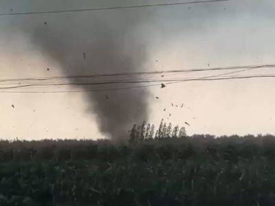 Торнадо на востоке Китая унес жизни двух человек, 15 ранены - unn.com.ua - Китай - Украина - Киев