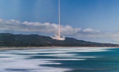 Конспирологи выдали фото запуска SpaceX Falcon 9 за лазер, вызвавший лесные пожары на Гавайях - itc.ua - Украина - штат Гавайи - шт. Калифорния