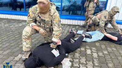 На Львовщине разоблачили банду рэкетиров: выбивали деньги, прикрываясь статусом военных - pravda.com.ua - Украина