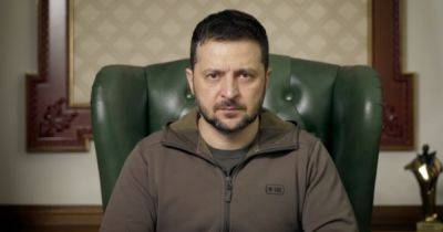 Владимир Зеленский - "Эмоциям стоит остыть", — Зеленский отреагировал на конфликт с Польшей - dsnews.ua - Украина - Польша