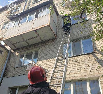 Дети остались дома одни: чрезвычайники в Харькове предотвратили трагедию - objectiv.tv - Украина - Харьковская обл. - Харьков - Гсчс