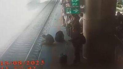 Видео: солдат ЦАХАЛа едва не погиб в Бен-Гурионе по легкомыслию - vesty.co.il - Израиль