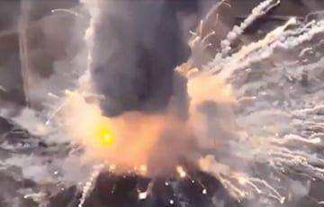 ГУР показало эпичное видео уничтожения российского ЗРК С-400 «Триумф» в Крыму - charter97.org - Россия - Украина - Крым - Белоруссия