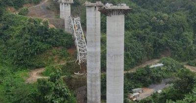 Нарендры Моди - В Индии обрушился железнодорожный мост: есть погибшие (фото, видео) - focus.ua - Украина - Индия